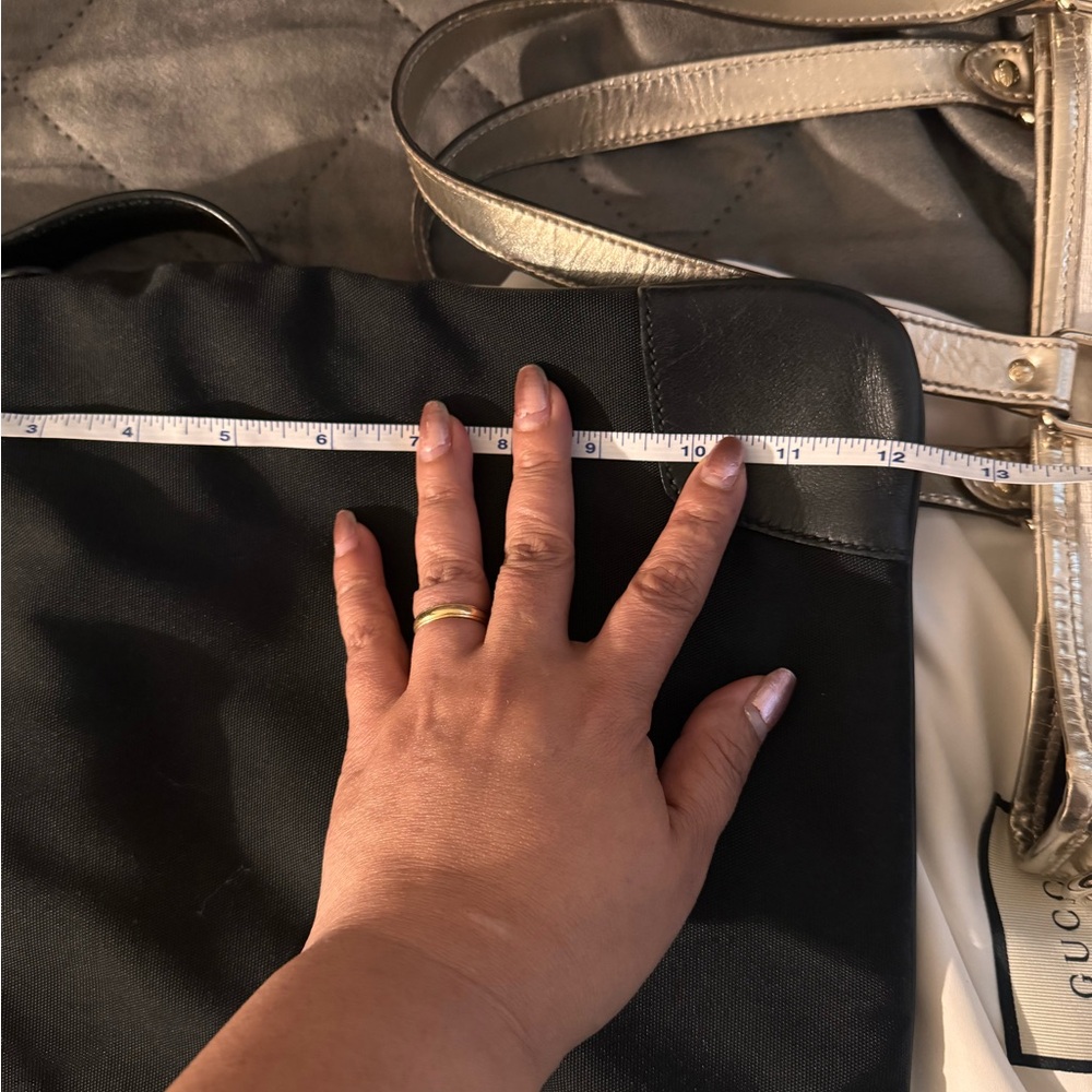 Gucci Black Men's Sling Bag - Picture 15 of 15